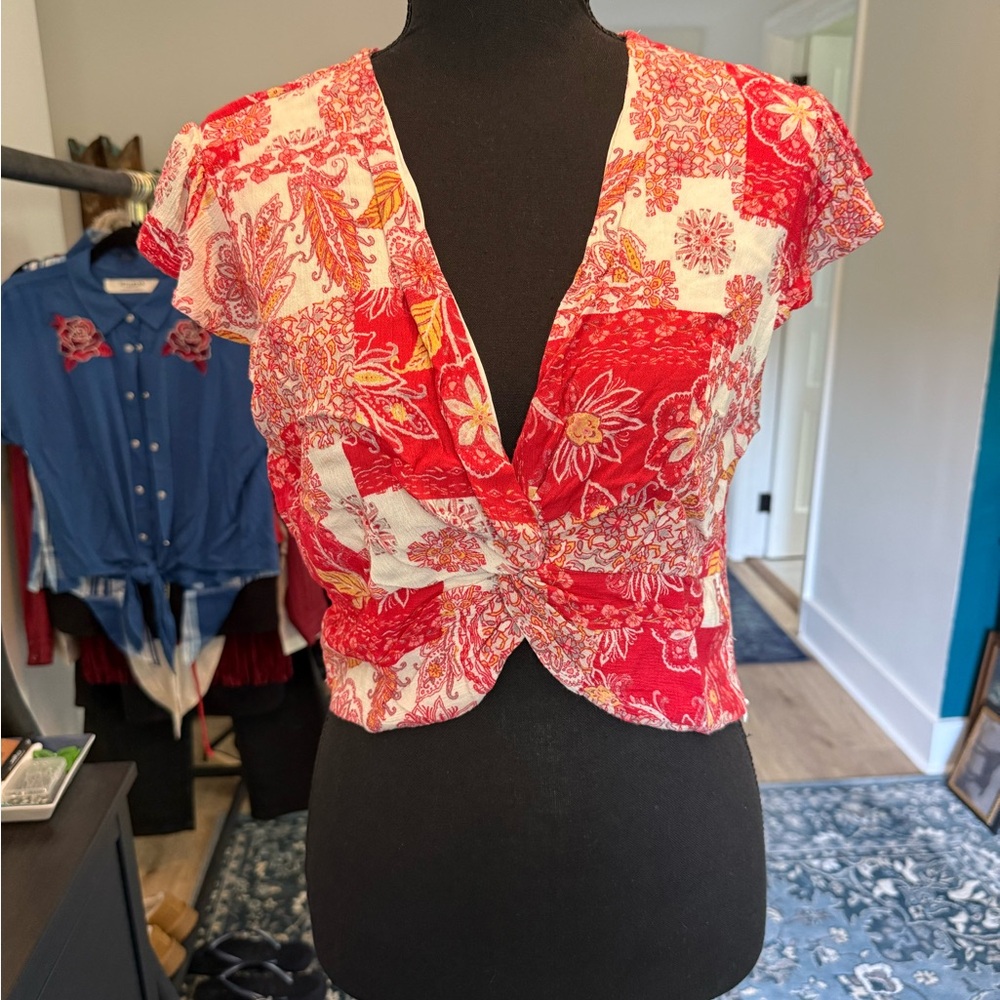 Kittenish Red and White Floral Blouse
